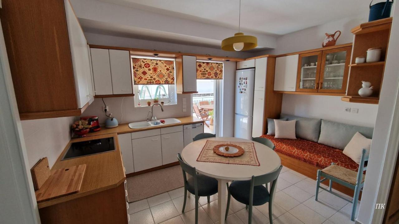 Two Bedroom Flat Near Airport Палини Екстериор снимка